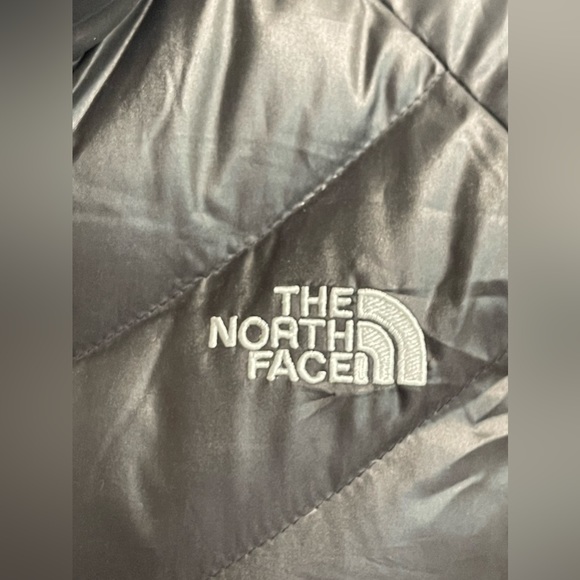 Awesome The North Face 550 puffer jacket! - Picture 6 of 15